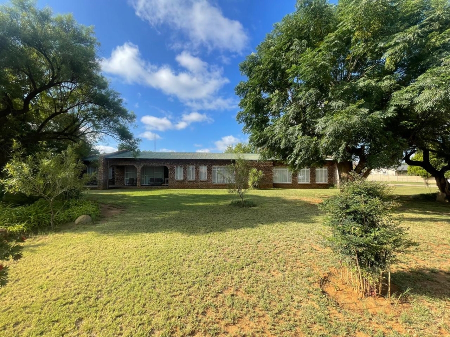 4 Bedroom Property for Sale in Christiana North West